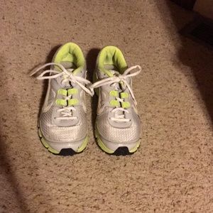 Size 7 Nike dual fusion ST